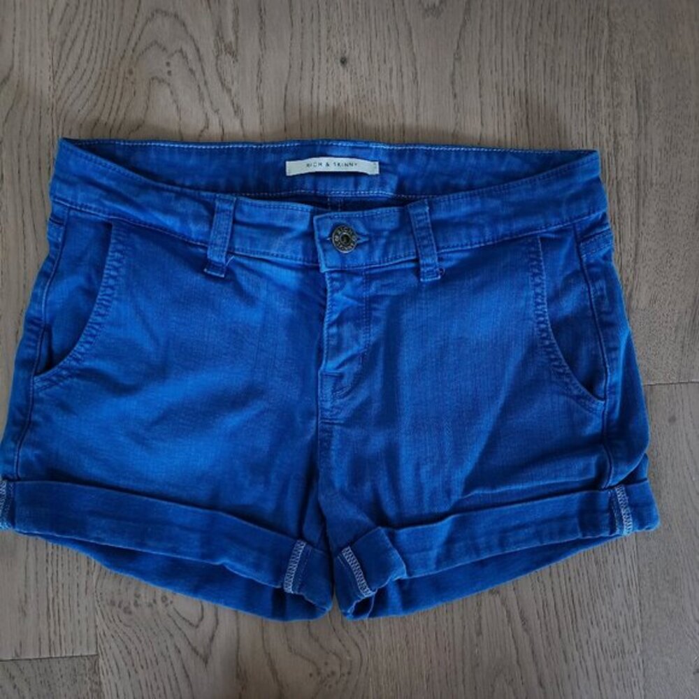 Rich & Skinny size 26 blue denim shorts